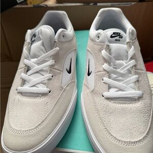 Nike SB White and Black Men's Sneakers